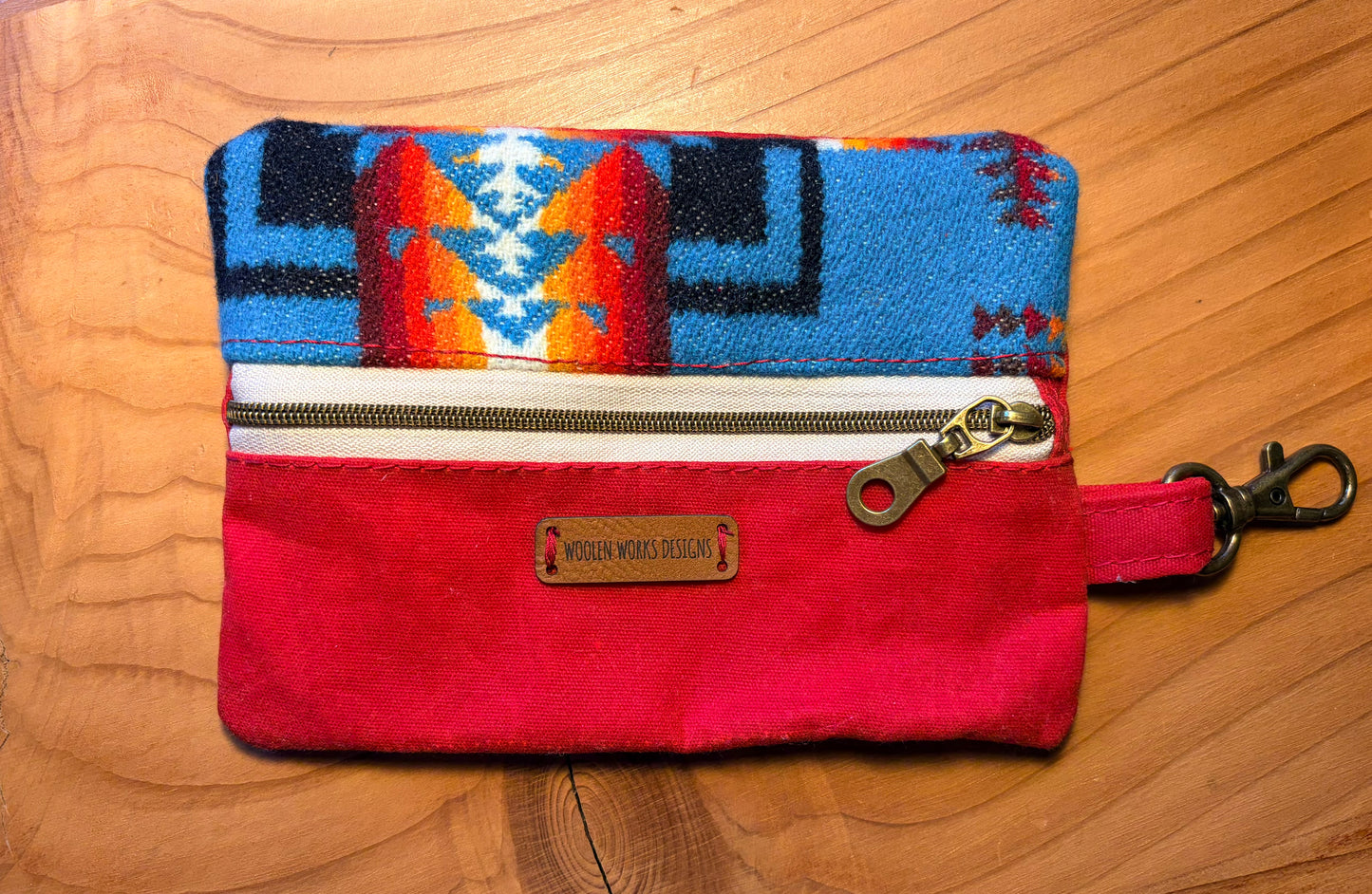 Flat zipper pouch